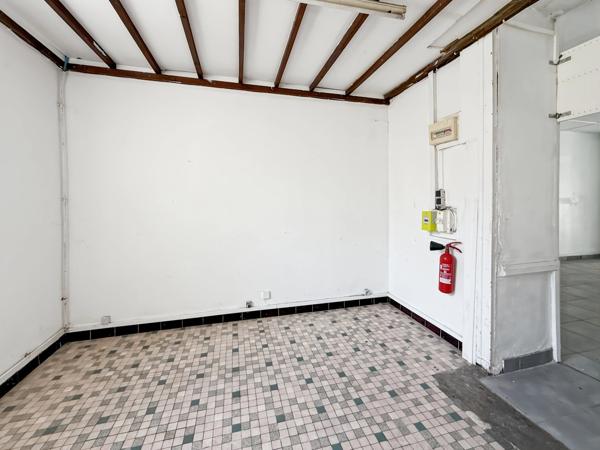 Local commercial de 85m2 avec Cave de 44m2