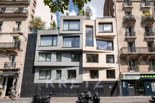 Hôtel particulier contemporain avec terrasse sur le toit