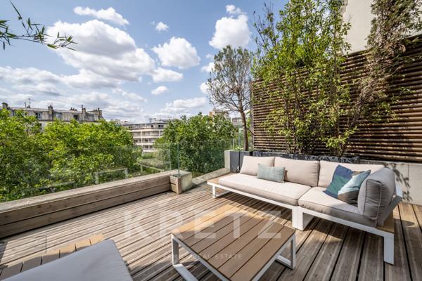 Hôtel particulier contemporain avec terrasse sur le toit