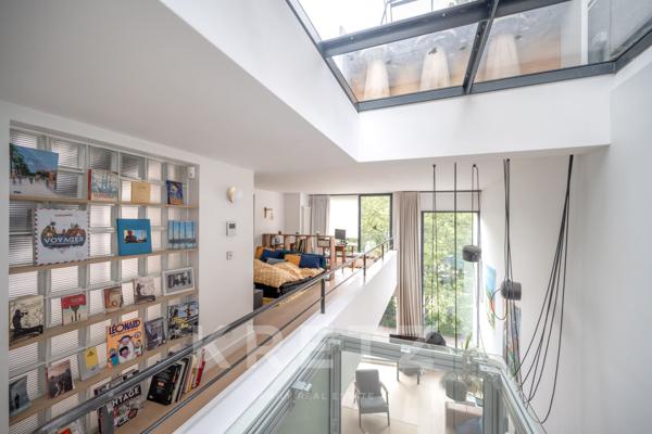 Hôtel particulier contemporain avec terrasse sur le toit