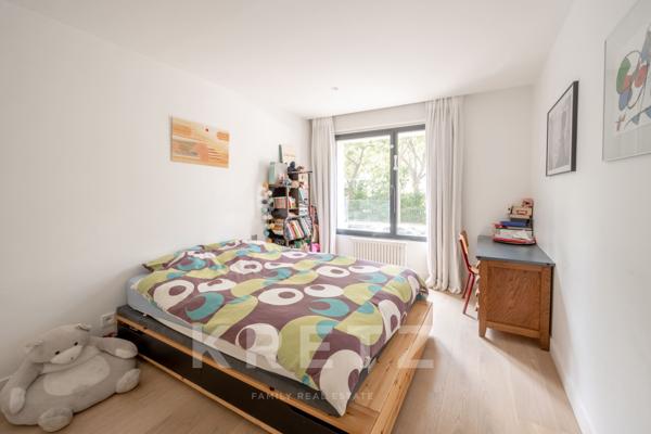 Hôtel particulier contemporain avec terrasse sur le toit