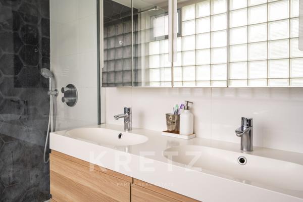 Hôtel particulier contemporain avec terrasse sur le toit