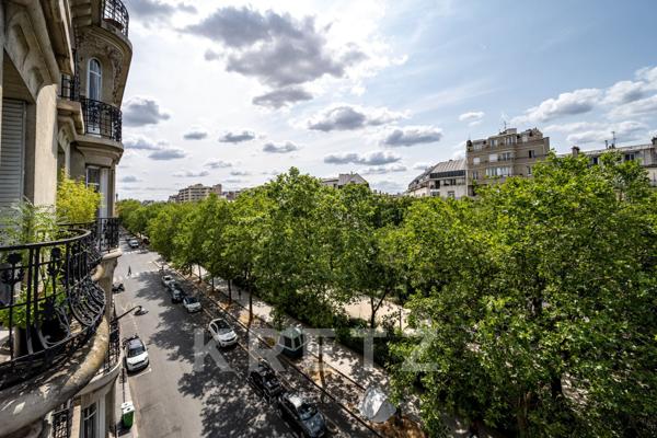 Hôtel particulier contemporain avec terrasse sur le toit
