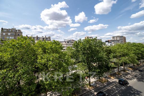 Hôtel particulier contemporain avec terrasse sur le toit