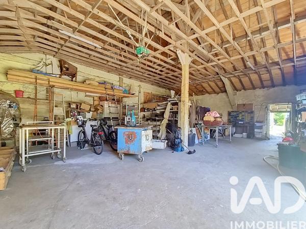 Maison à vendre 10 pièces 246,5 m² Sainte-Pazanne