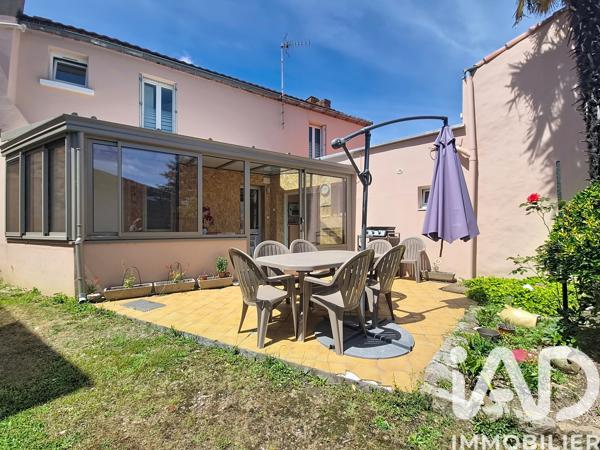 Maison à vendre 10 pièces 246,5 m² Sainte-Pazanne