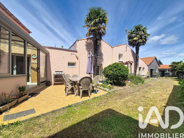 Maison à vendre 10 pièces 246,5 m² Sainte-Pazanne