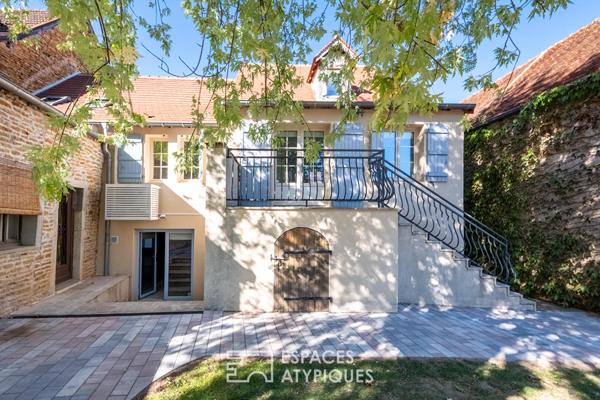 Maison en pierre rénovée et son jardin d’éden au coeur du Clunisois