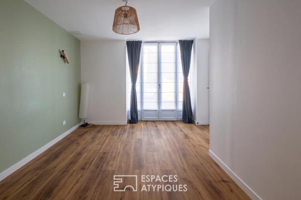 Maison en pierre rénovée et son jardin d’éden au coeur du Clunisois
