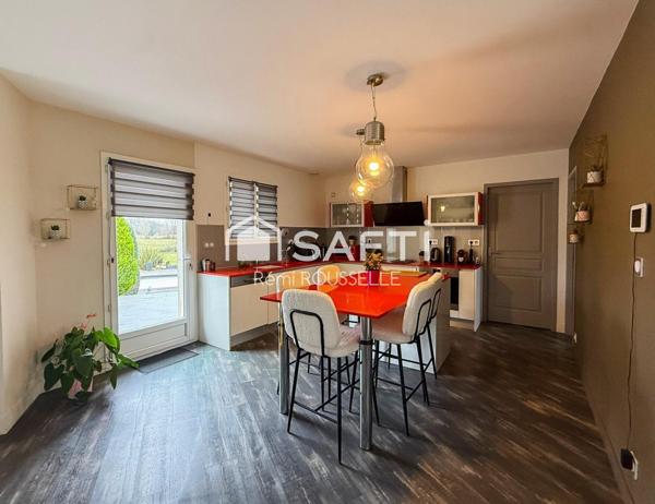 Superbe maison de 165m2 sur un terrain de 3200m2.