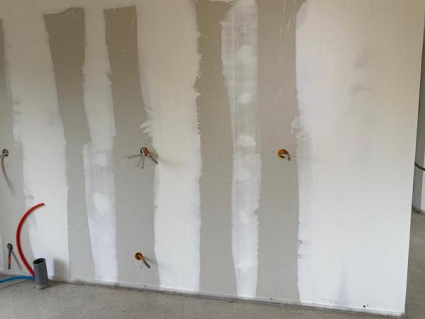 Pavillon a finir, avec garage , jardin,