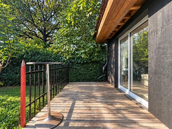 Maison
         5 pièces
        - 120 m² Exclusivité 350 000 € *