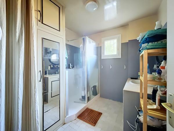 Maison
         5 pièces
        - 120 m² Exclusivité 350 000 € *