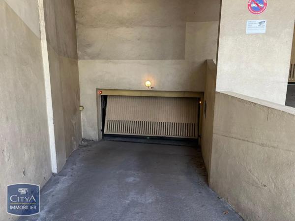 Location parking 12m²
