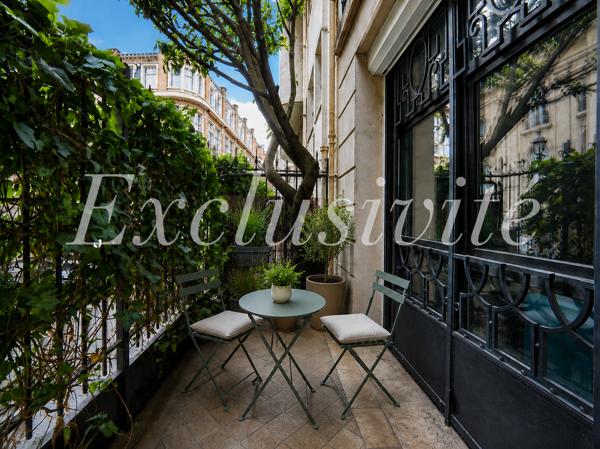 Appartement
         1 pièce
        - 26 m² Exclusivité 365 000 € *