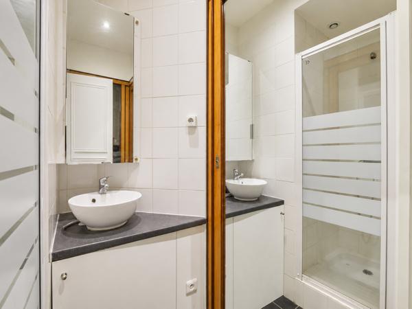 Appartement
         1 pièce
        - 26 m² Exclusivité 365 000 € *