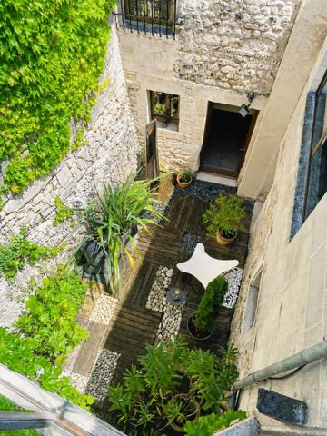 Maison au cœur de Châteauneuf : demeure rare, élégante et hors du commun
