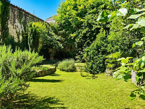 Maison au cœur de Châteauneuf : demeure rare, élégante et hors du commun