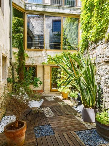 Maison au cœur de Châteauneuf : demeure rare, élégante et hors du commun