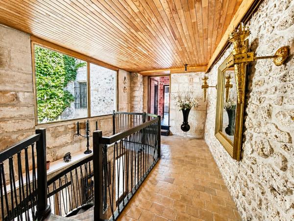 Maison au cœur de Châteauneuf : demeure rare, élégante et hors du commun