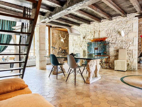 Maison au cœur de Châteauneuf : demeure rare, élégante et hors du commun