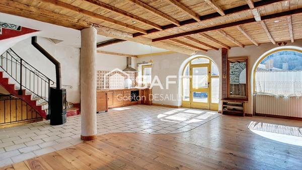 Triplex de 124 m² – histoire, volumes, potentiel