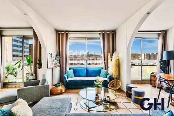 AVANT DERNIER ETAGE AVEC VUE EXCEPTIONNELLE FOURVIERE