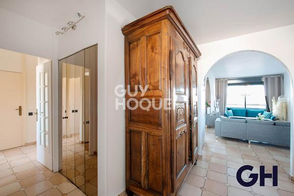 AVANT DERNIER ETAGE AVEC VUE EXCEPTIONNELLE FOURVIERE