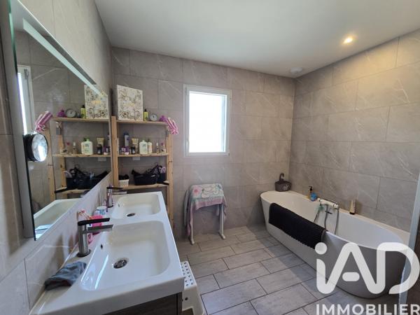 Maison à vendre 6 pièces 138 m² Tonnay-Charente