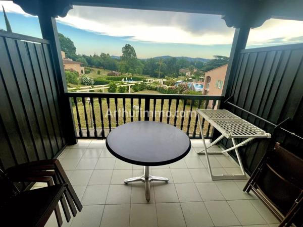 Vente                                                      Appartement
                        
                     2 pièces                      23 m2                     à Grimaud
