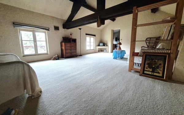 Maison à vendre    8 pièces •  Jouy-le-Châtel