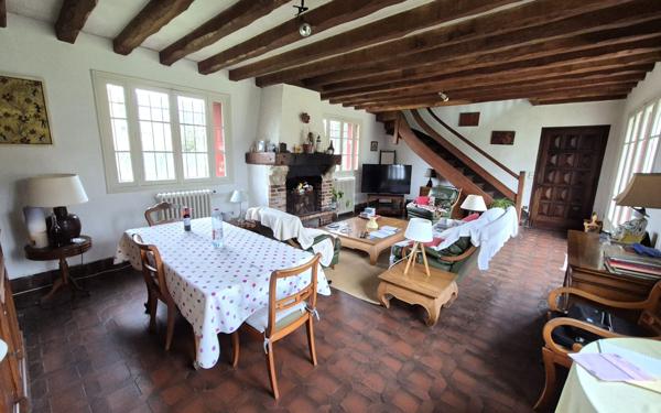 Maison à vendre    8 pièces •  Jouy-le-Châtel