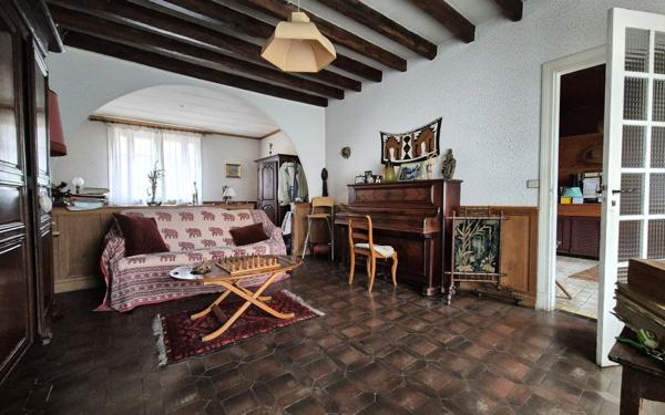 Maison à vendre    8 pièces •  Jouy-le-Châtel