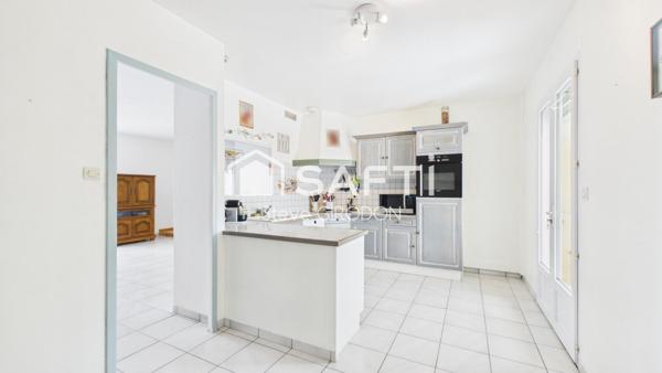 Maison familiale avec piscine à Marans