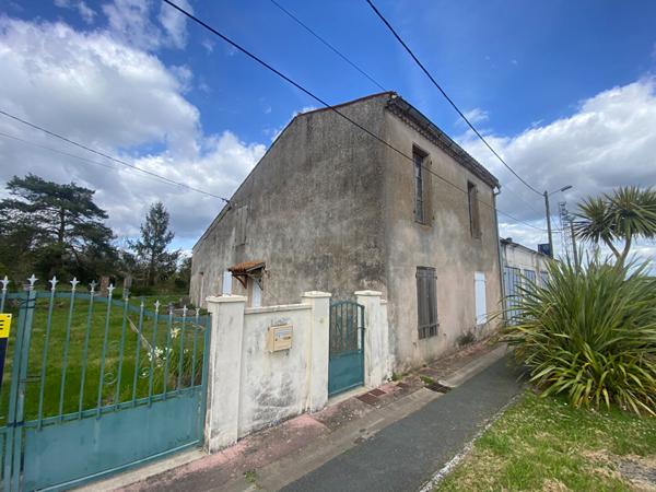 Maison Tonnay-Charente 112 m² 4 pièces à rénover
