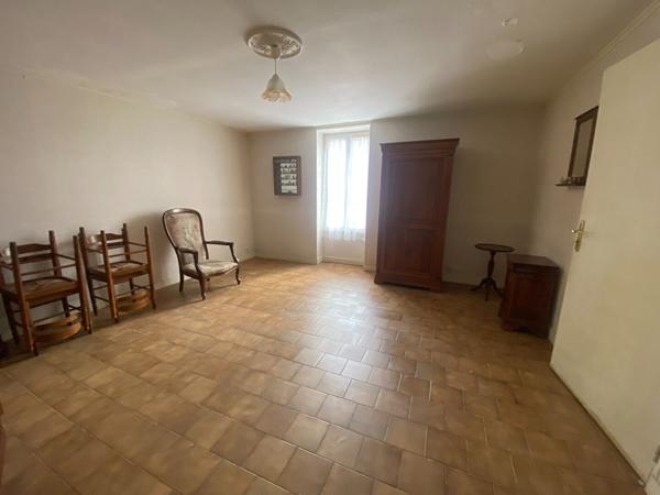 Maison Tonnay-Charente 112 m² 4 pièces à rénover
