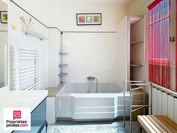 Pointe rouge Villa T4 + T2 + Garage sur 347 m² de terrain