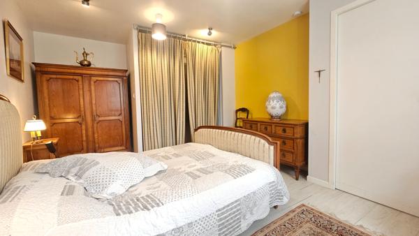 Maison d'Exception à Vendre à Donges - 7 Pièces, 4 Chambres, Grand Terrain