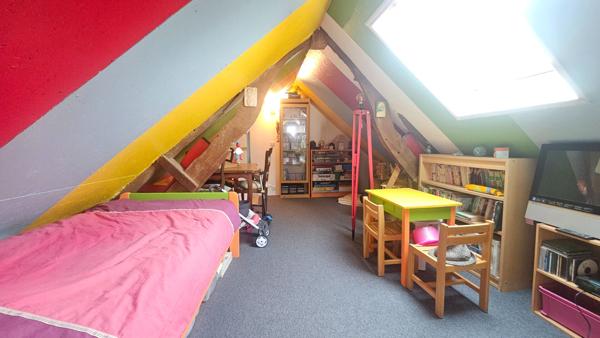 Maison d'Exception à Vendre à Donges - 7 Pièces, 4 Chambres, Grand Terrain