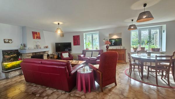 Maison d'Exception à Vendre à Donges - 7 Pièces, 4 Chambres, Grand Terrain