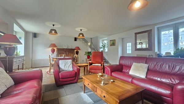 Maison d'Exception à Vendre à Donges - 7 Pièces, 4 Chambres, Grand Terrain