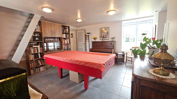 Maison d'Exception à Vendre à Donges - 7 Pièces, 4 Chambres, Grand Terrain