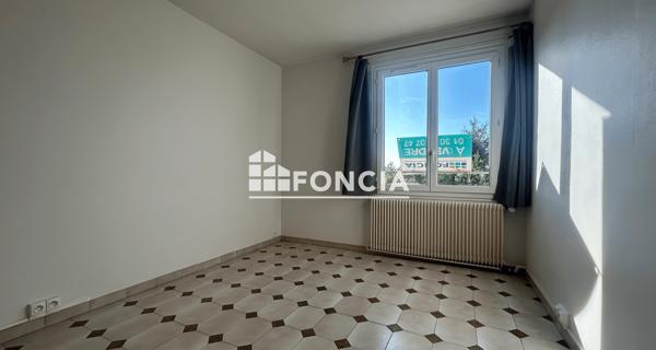Location Appartement 2 pièces 55.41 m² - Chatou 78400