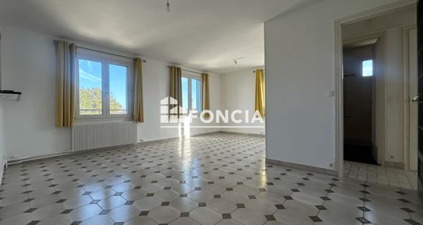 Location Appartement 2 pièces 55.41 m² - Chatou 78400