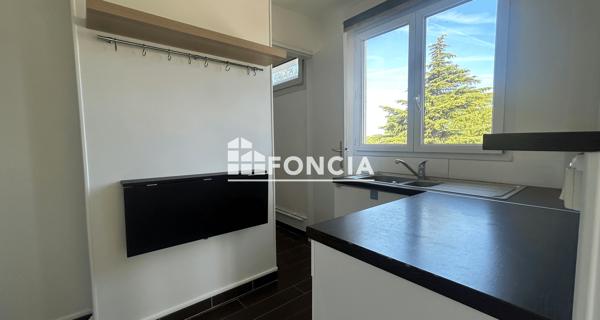 Location Appartement 2 pièces 55.41 m² - Chatou 78400