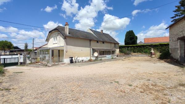 Maison 4 pièces à vendre Thuré - 86540 / Réf: 11747