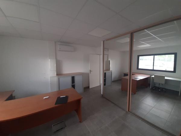A LOUER LOCAL D'ACTIVITE INDEPENDANT de 445 m² AVEC GRAND FONCIER SECURISE - SUD DE NANTES
