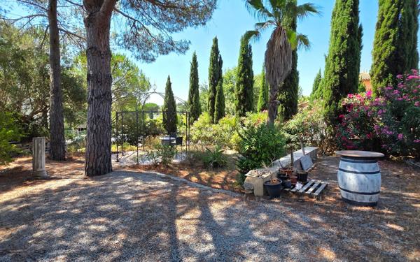 Maison à vendre    6 pièces •  Fréjus