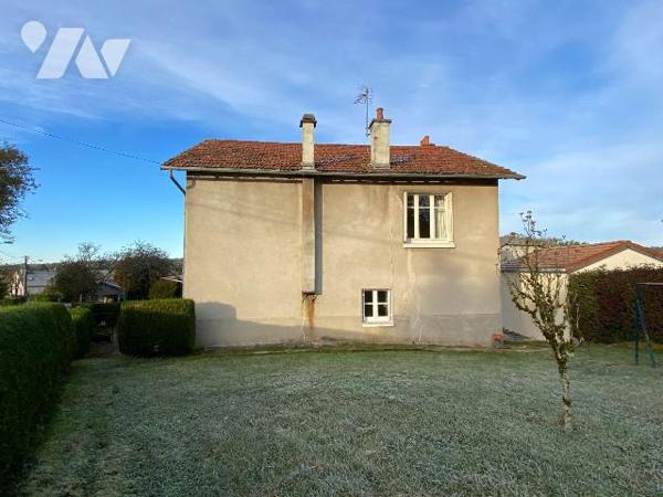 REILHAC, sur terrain de 459 m², maison d'habitation individuelle comprenant RDC garage, buander...