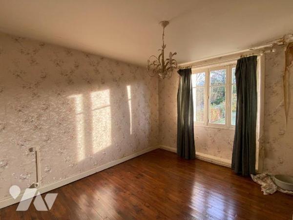 REILHAC, sur terrain de 459 m², maison d'habitation individuelle comprenant RDC garage, buander...